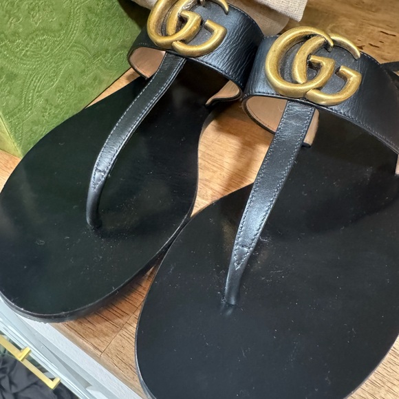Gucci Black Sandals with Gold Emblem and Thin Straps - Picture 3 of 10